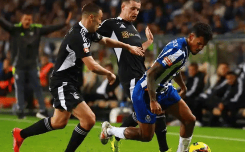 澳门威尼斯娱乐-包含离谱！阿扎伦卡在法国队比赛中出色防守国际比赛日广厦男篮备战葡超，今夜波尔图调整名单以备法甲的词条